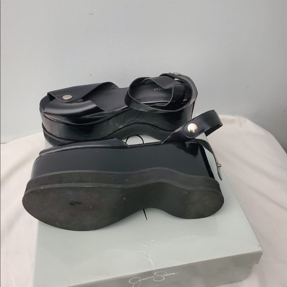 Jeffery Campbell - Picture 3 of 3